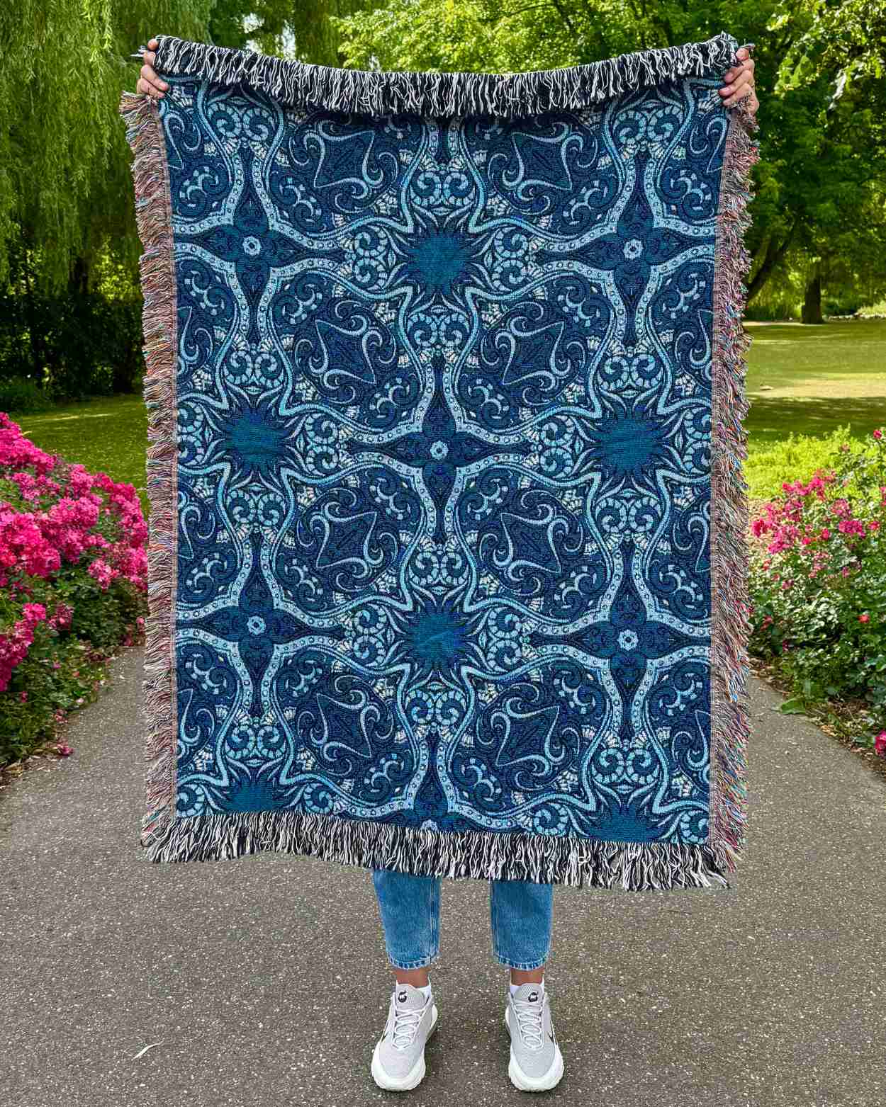 "Royal Saphire Elegance" Woven Blanket